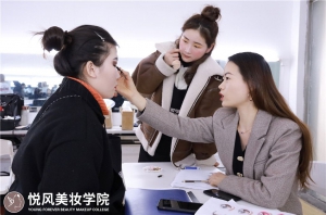 湖北武汉排名靠前的化妆学校有哪些？