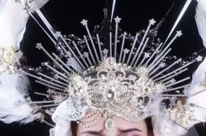 专业导师+硬核课程！揭秘悦风美妆学院口碑爆棚的秘诀