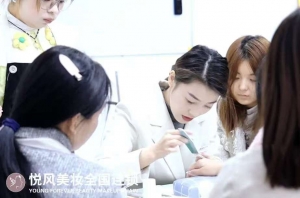 这几家化妆培训口碑好，学员高薪就业推荐