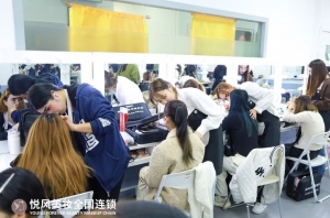 零基础学化妆怎么挑学校？新手避坑选校攻略
