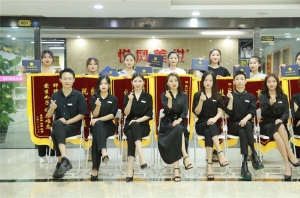 不想继续升学？学会化妆美甲，早入行早积累经验